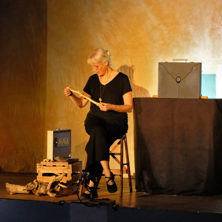 Photographie d'une conteuse